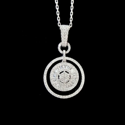 0.7 Carat Diamonds in 18k Gold Round Necklace