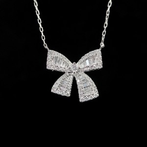 0.35 Carat Diamonds in 18k Gold Bow-knot Necklace