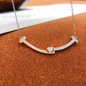 Main 0.06 Carat Diamonds Small 0.07Carat Diamonds in 18K Gold Necklace