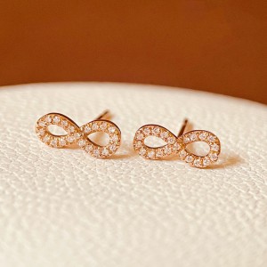 18k Gold Diamond Earrings