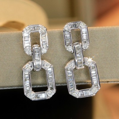 0.8 Carat Diamonds in 18k Gold Diamond Earrings