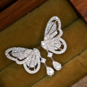 0.56 Carat Diamonds in18K Gold Butterfly Earrings