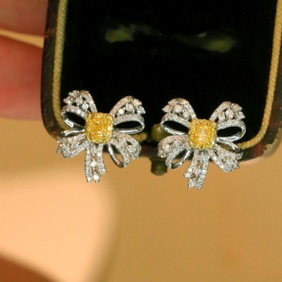 0.86 Carat Diamonds in 18k Gold Butterfly Earrings