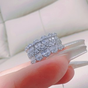 1.0 carat Diamonds in 18k Gold Ring